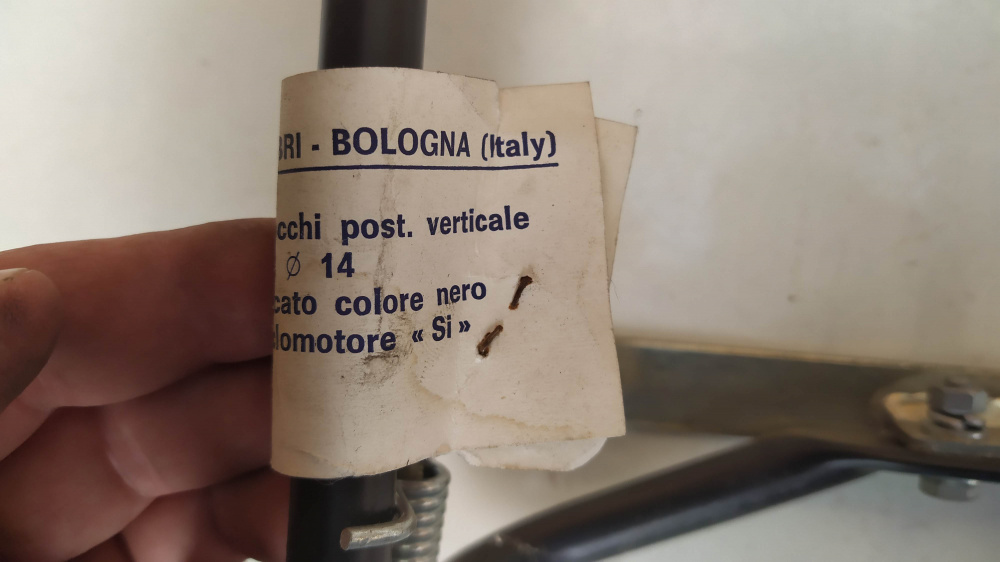 portapacchi posteriore verticale tubo d. 14 piaggio si