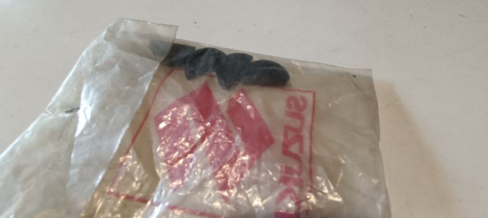 4 tappi coperchio cilindro suzuki gs 400 &ndash; 550 &ndash; 650 &ndash; 850 &ndash; 1000 / gsx 1100