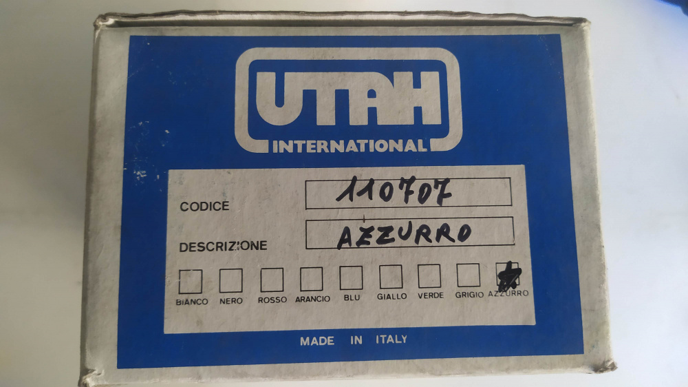 coppia paramani azzurri con adesivi ed attacchi utah 110707 per aprilia tuareg 50/125 - rally 125 - wind 350 - et fire 50 - etx 350