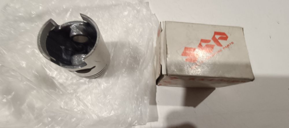 pistone nuovo nudo senza fasce e spinotto suzuki fa50 ´82