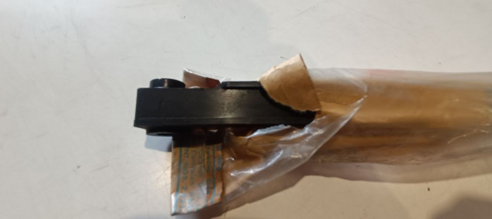 pattino guida catena suzuki dr 750 &acute;88 &ndash; 89 &ndash; dr 800 &acute;90 &ndash; &acute;97