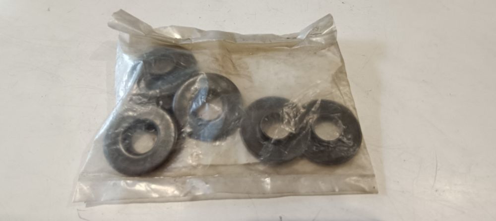 6 scodellini tenuta valvole suzuki sp 500 &acute;81 &ndash; savage ls 650 &acute;86 &ndash; dr 650 &acute;90 &ndash; &acute;95 &ndash; s 40 &acute;15