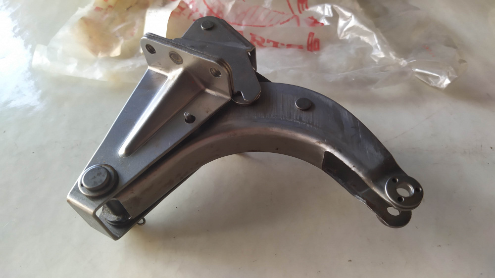 braccio tendicatena distribuzione honda v45-vf700-vf750