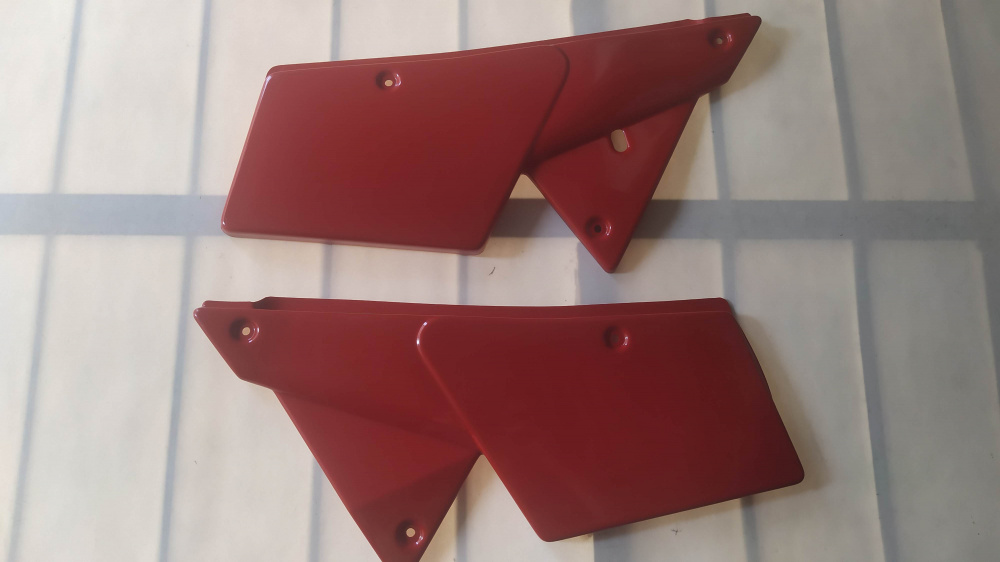 coppia fiancate posteriori rosse beta