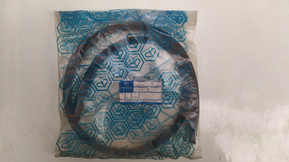 profilo in gomma originale per vespa (non conosco l´applicazione)