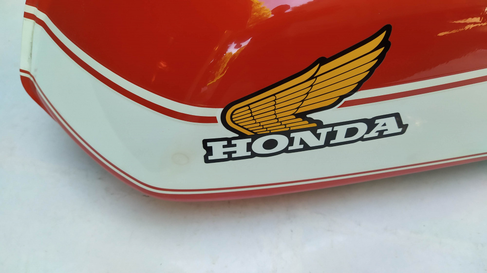 serbatoio bianco/rosso nuovo honda cb 900 bol d´or (ammaccato)