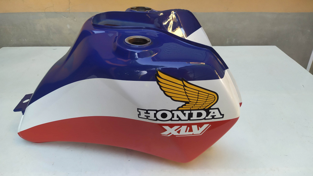 serbatoio usato blu/bianco/rosso honda xlv 750 r