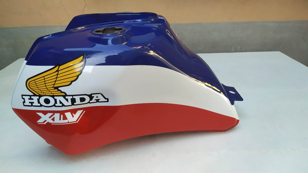 serbatoio usato blu/bianco/rosso honda xlv 750 r