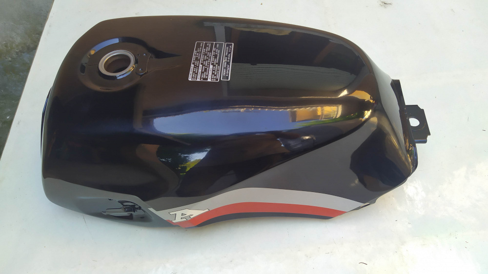 serbatoio nuovo nero/rosso honda cbx 750