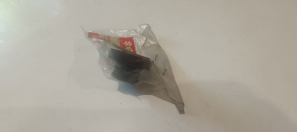 tappo gomma serbatoio recupero vari modelli suzuki gsx &ndash; rf &ndash; tl1000 &ndash; hayabusa &ndash; sv 650 &ndash; boulevard