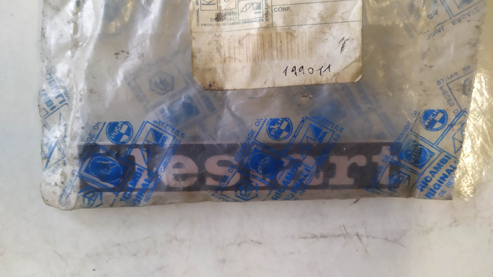 scritta piaggio vespa elestart