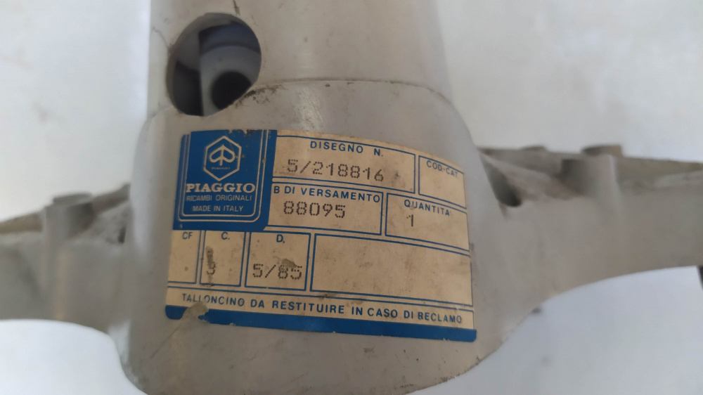 corpo manubrio originale nuovo piaggio vespa codice interno 992535