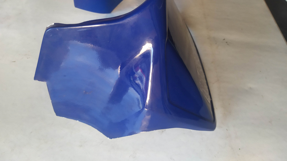 macherina faro blu beta kr 50 leggeri graffi