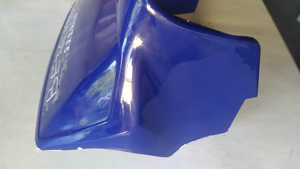macherina faro blu beta kr 50 leggeri graffi