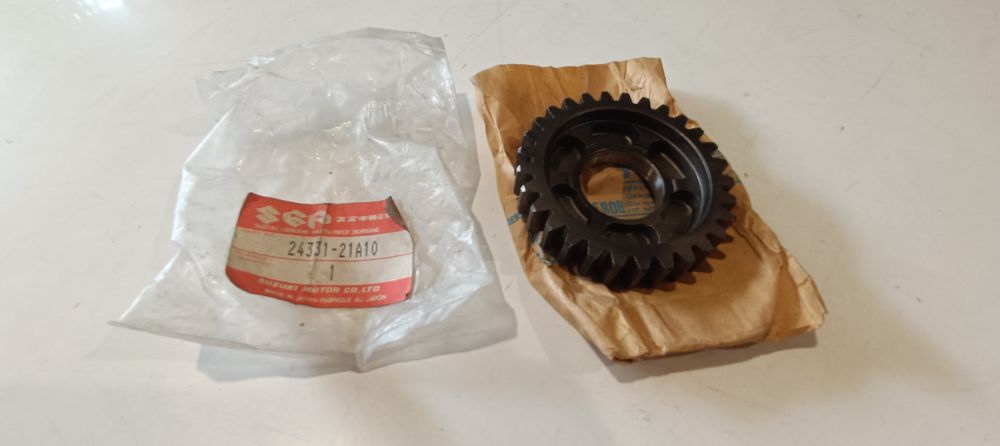 ingranaggio 3 marcia nuovo originale suzuki rg 500 gamma &acute;86