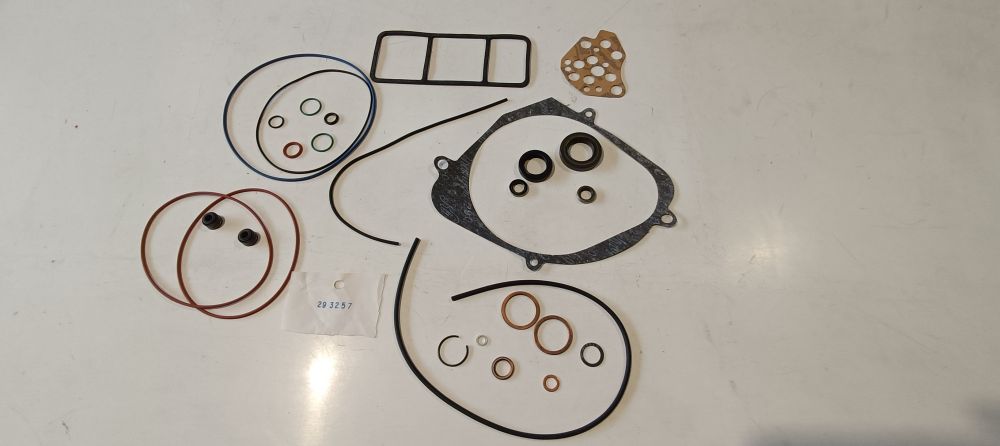 serie guarnizioni motore originali aprilia pegaso 600 &acute;90 &ndash; &acute;91 (da verificare se complete )