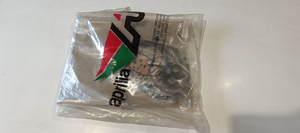 serie guarnizioni motore originali aprilia pegaso 600 &acute;90 &ndash; &acute;91 (da verificare se complete )