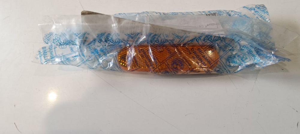 catadiottro laterale arancio vari modelli piaggio