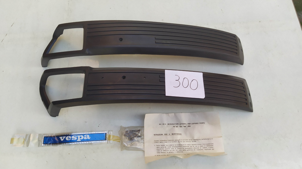 coppia modanature laterali nere rigide piaggio vespa px