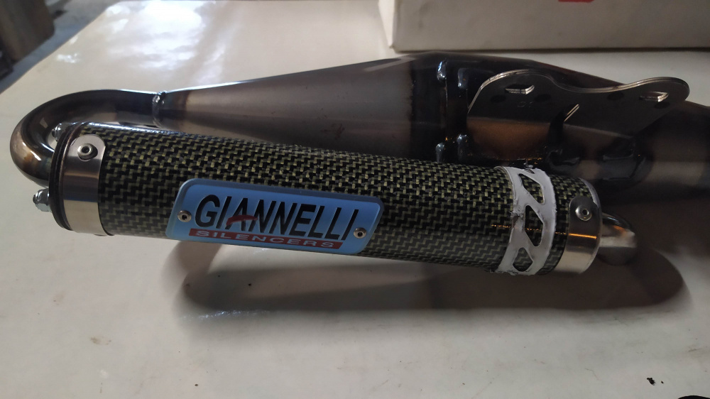 silenziatore giannelli malaguti f12 carbonio