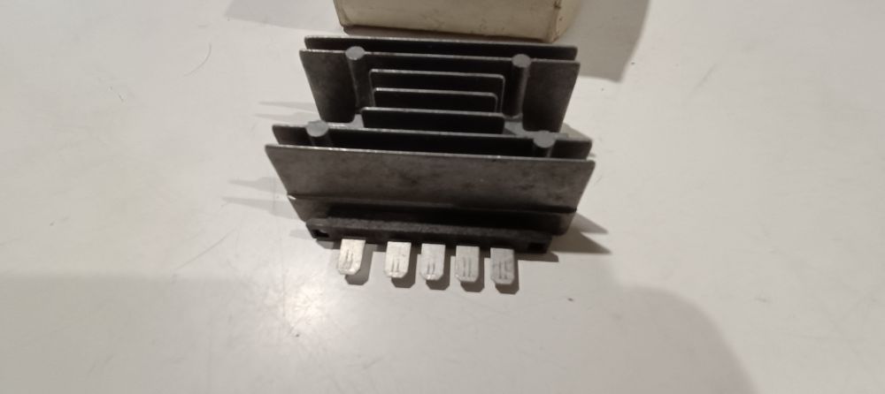 regolatore corrente originale suzuki dr 600 – rgv gamma 250