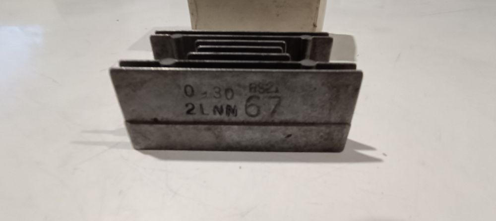 regolatore corrente originale suzuki dr 600 – rgv gamma 250