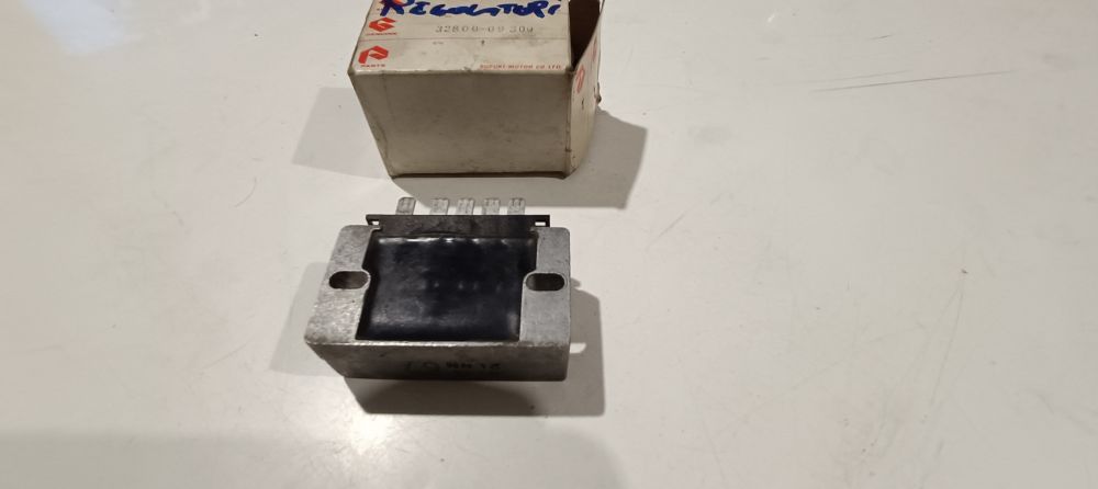 regolatore corrente originale suzuki dr 600 – rgv gamma 250