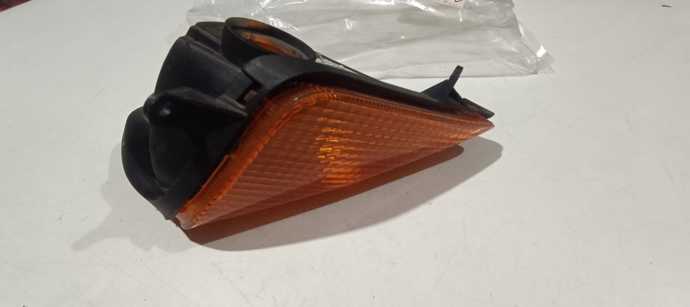 freccia ant. dx completa nuova honda pantheon / foresight 125-150-250 &ndash; leggero graffio -