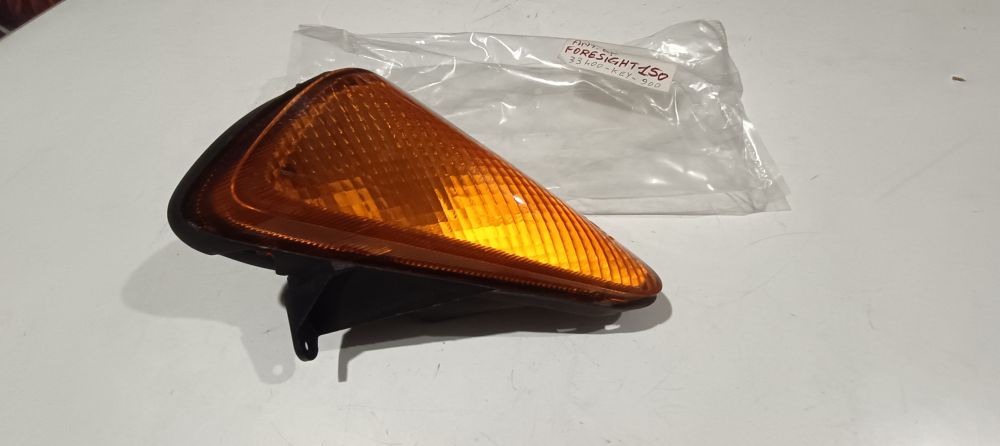 freccia ant. dx completa nuova honda pantheon / foresight 125-150-250 &ndash; leggero graffio -