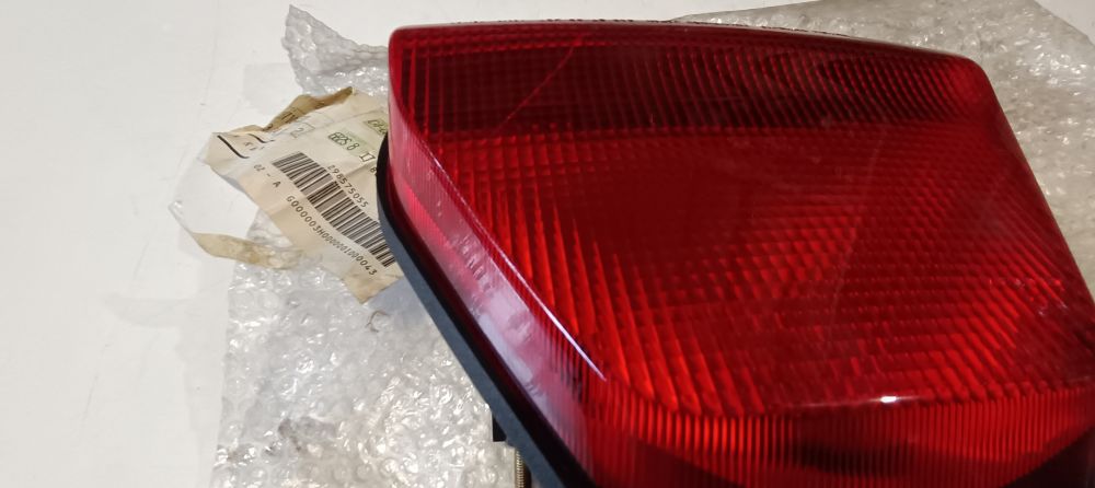 faro posteriore nuovo originale suzuki gsx750f &acute;89 &ndash; &acute;96 &ndash; gsx1100f &acute;90 - &acute;94