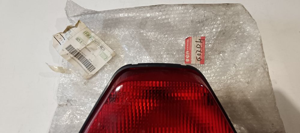 faro posteriore nuovo originale suzuki gsx750f &acute;89 &ndash; &acute;96 &ndash; gsx1100f &acute;90 - &acute;94