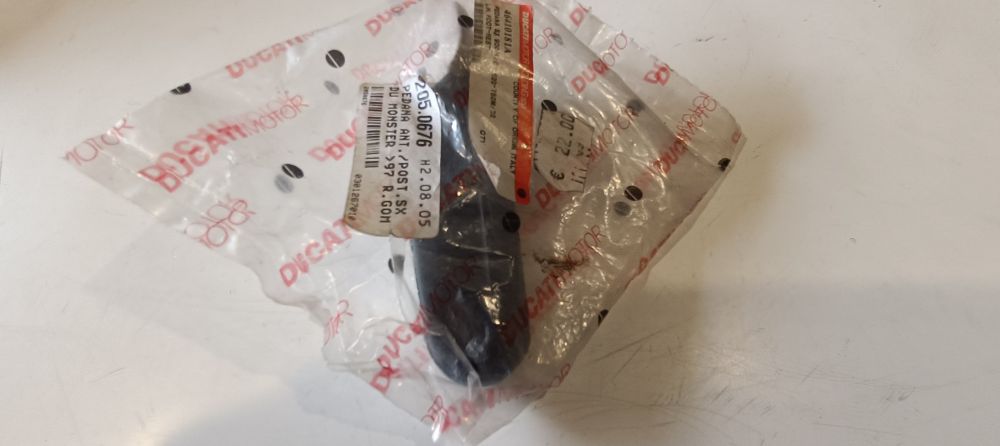 pedana poggiapiedi ant. e post. sx ducati monster 620-750 ´02 / 900 ´00