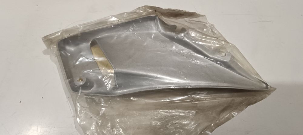 fianchetto laterale dx argento yamaha tzr 125 r