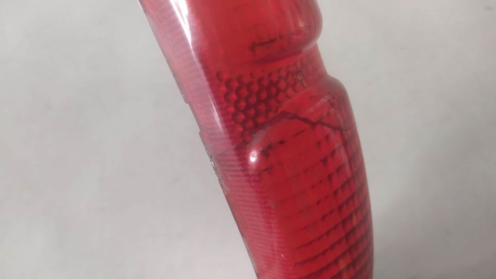 lente fanale posteriore usata e con crepa gilera typhoon-storm / piaggio nrg-ntt