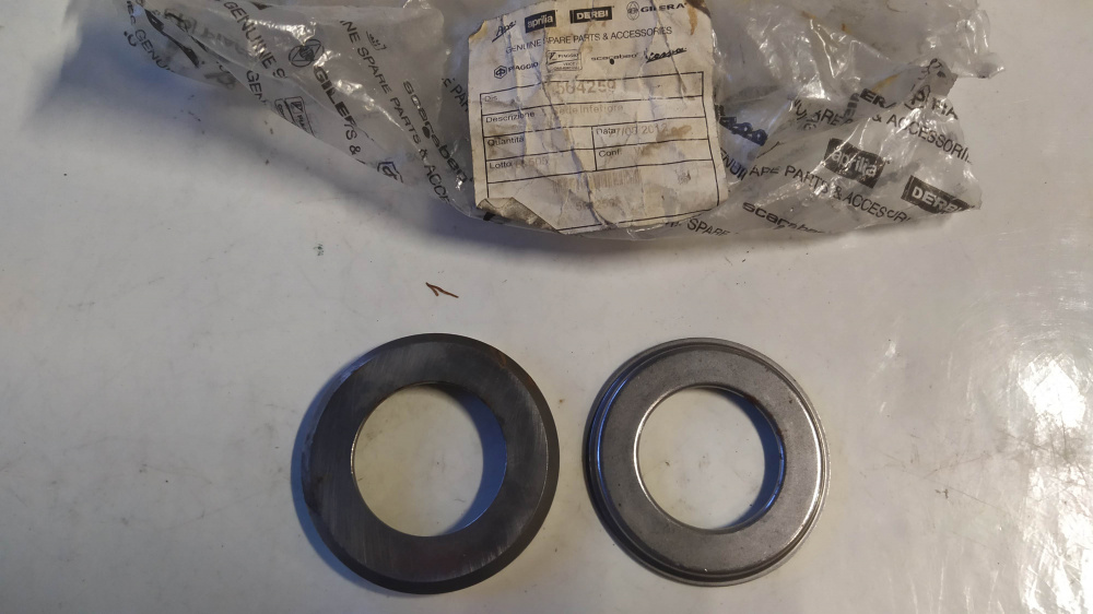 sede inferiore sterzo aprilia sr e vari modell piaggio aprilia
