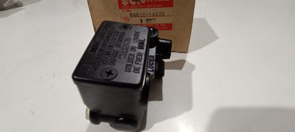 pompa freno anteriore nuova originale suzuki dr 500 ´86 – ´88 / dr 600 ´86 – ´89
