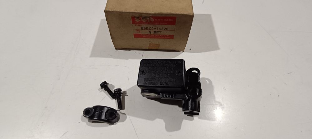 pompa freno anteriore nuova originale suzuki dr 500 ´86 – ´88 / dr 600 ´86 – ´89
