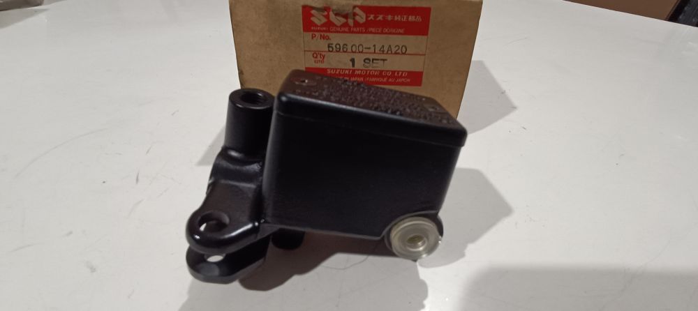 pompa freno anteriore nuova originale suzuki dr 500 ´86 – ´88 / dr 600 ´86 – ´89