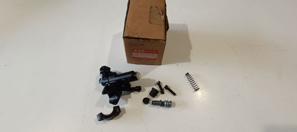 pompa freno anteriore nuova originale suzuki rgv 250 gamma ´90 – ´94