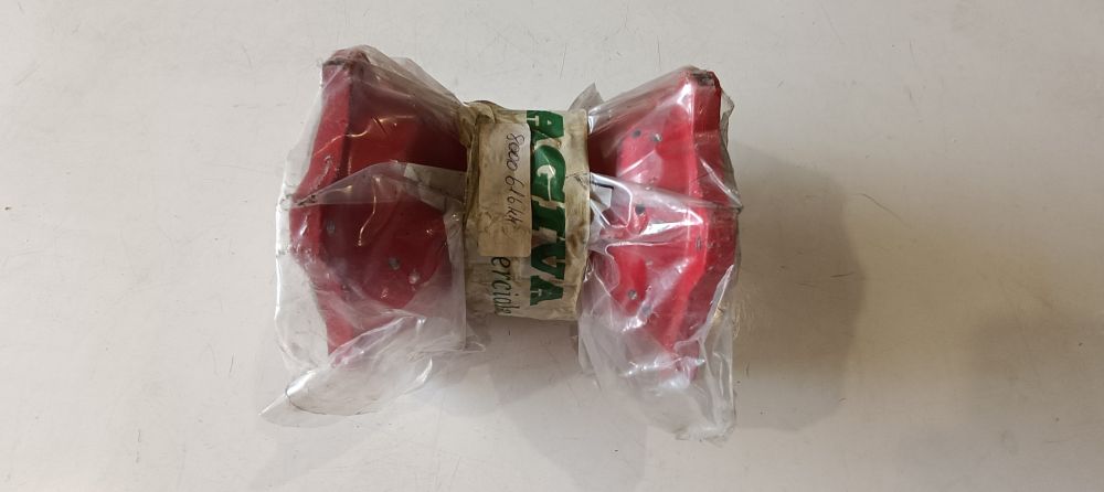 ceppo porta ruota rosso nuovo per cagiva