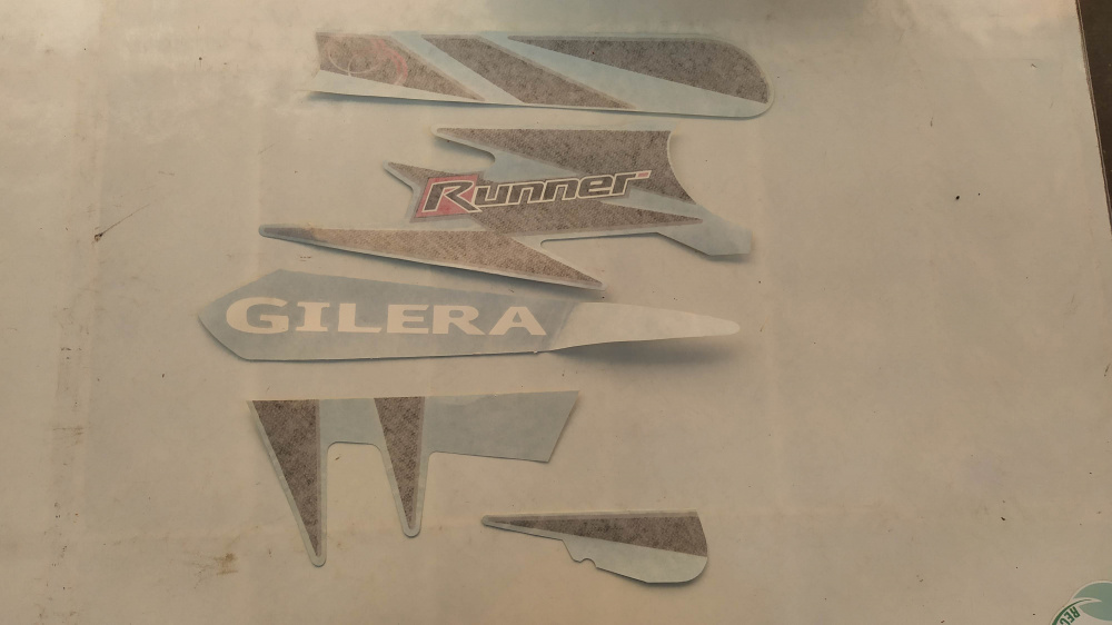 kit adesivi gilera runner non completo