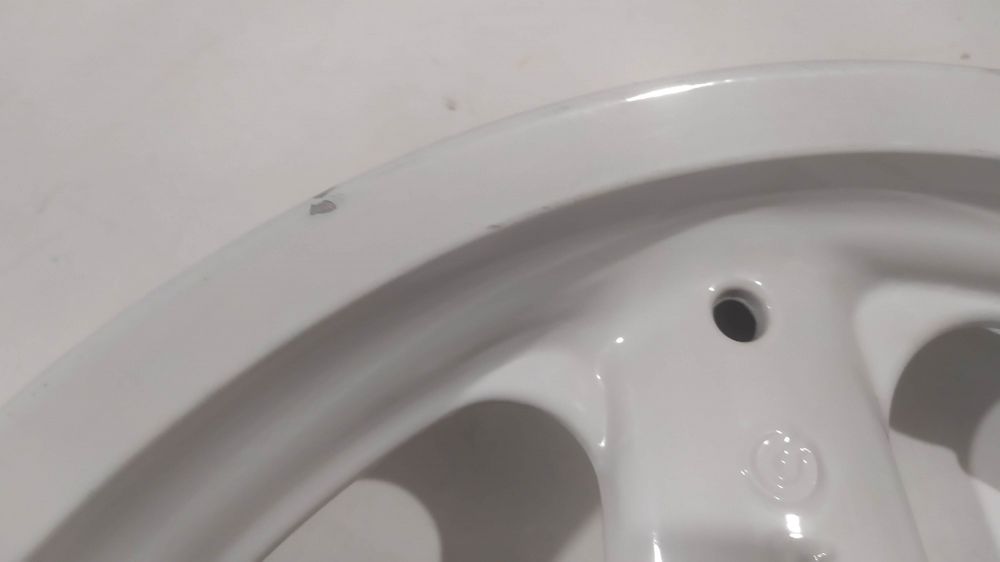 cerchio anteriore bianco freccia