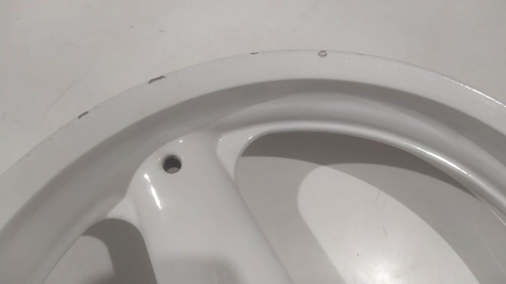cerchio anteriore bianco freccia
