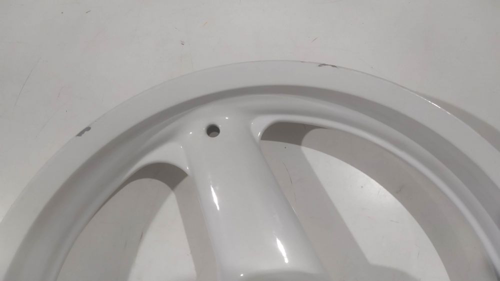 cerchio anteriore bianco freccia