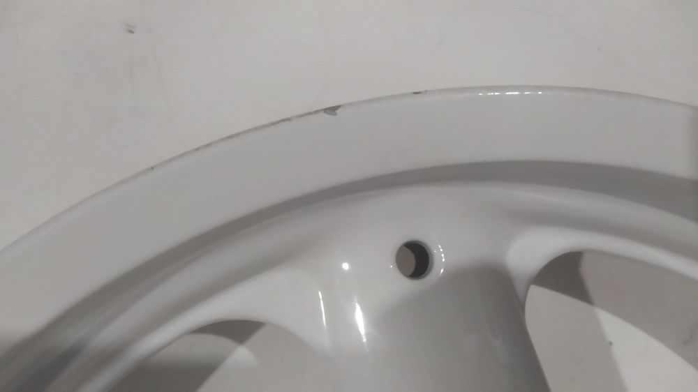 cerchio anteriore bianco freccia