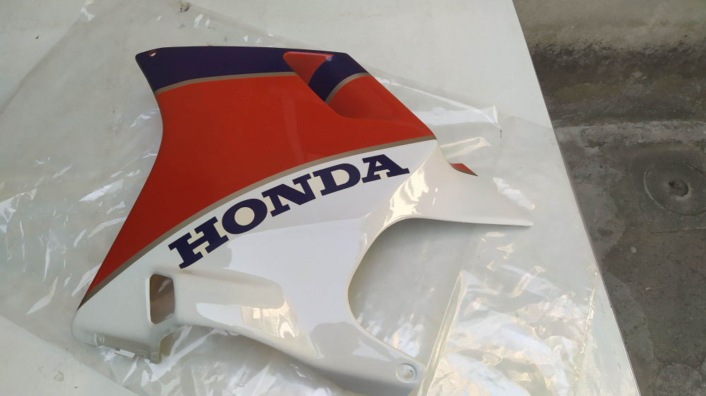 carena anteriore inferiore sx blu/rossa/bianca honda nsr 125 r ´90