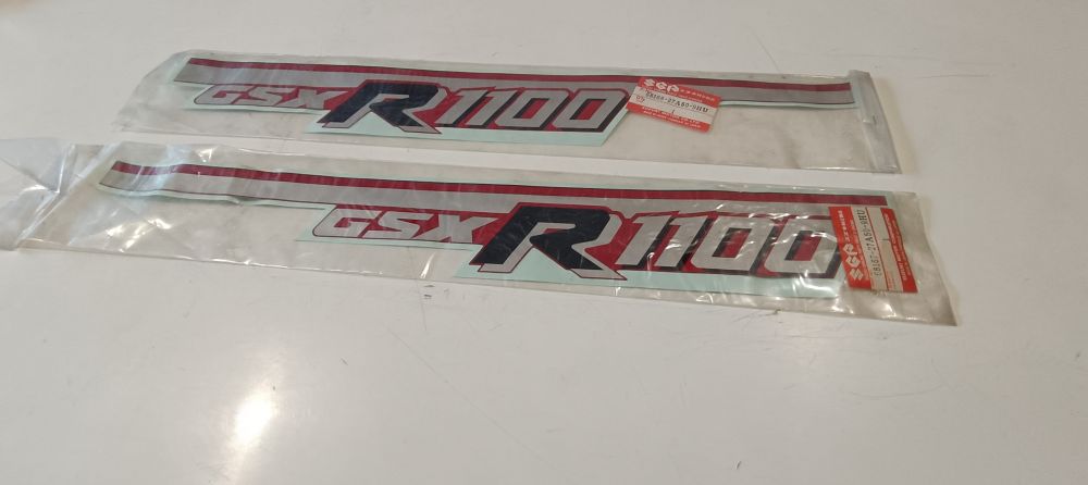 coppia adesivi originali suzuki gsx r 1100