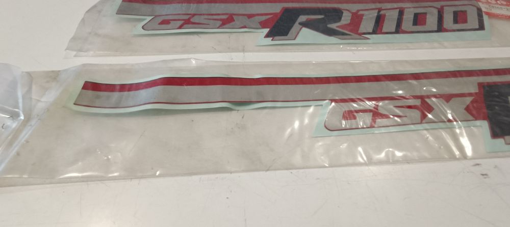 coppia adesivi originali suzuki gsx r 1100