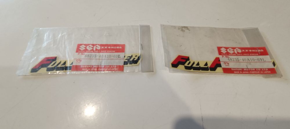 2 adesivi codone suzuki gsx e 550 ´85