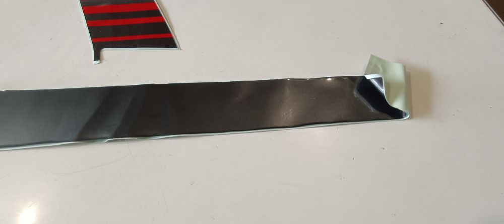 adesivi fianchetto ant. sx gsx-f 600 1990 – gli adesivi sono stati conservati piegati -